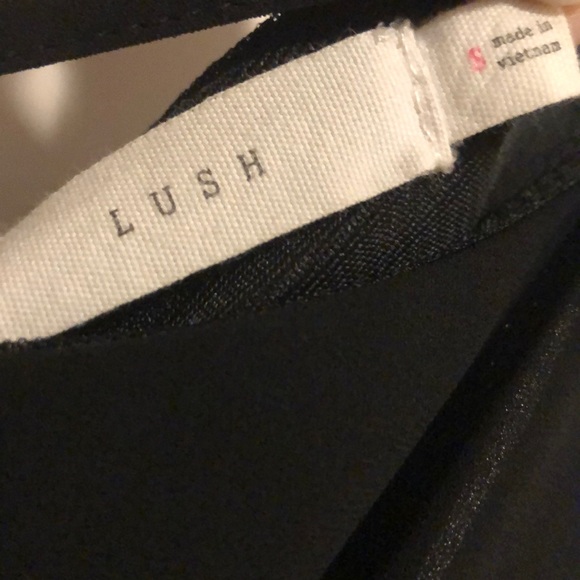 Black romper with pockets! Make an offer! - Picture 2 of 4